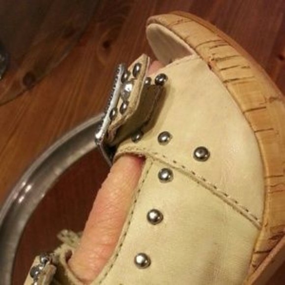 L couture cork/tan color high heel sandals rhinestone buckle - Picture 3 of 4